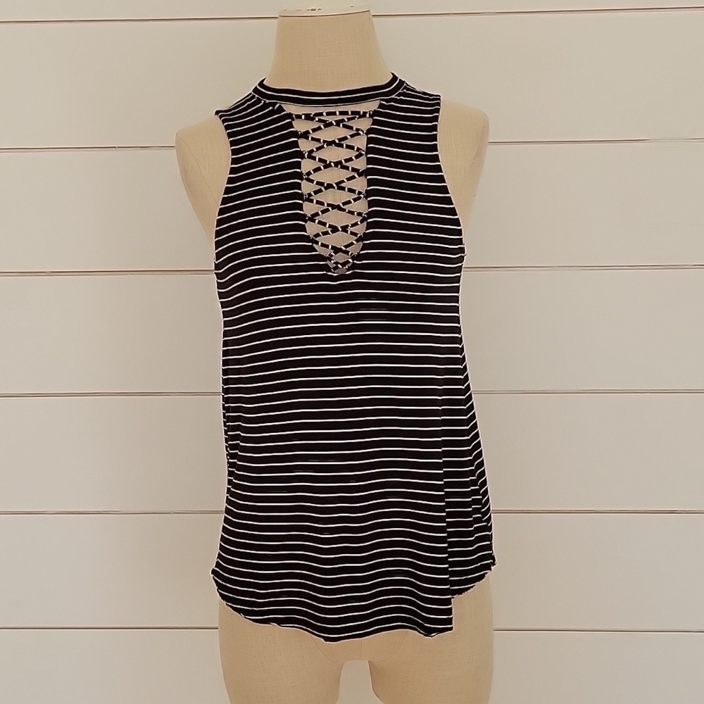 AMERICAN EAGLE OUTFITTERS xxs soft & sexy tank black and white striped lace up